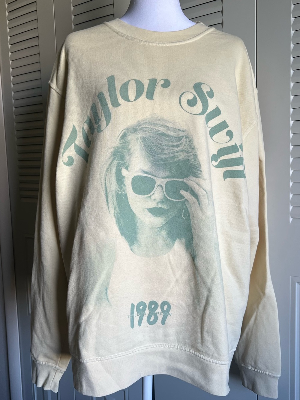 Taylor Swift 1989 Sweatshirt - Light Yellow - XL - Like New